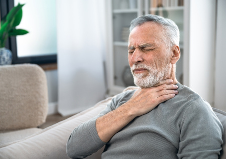 Врач перечислила неочевидные причины хронической боли в горле