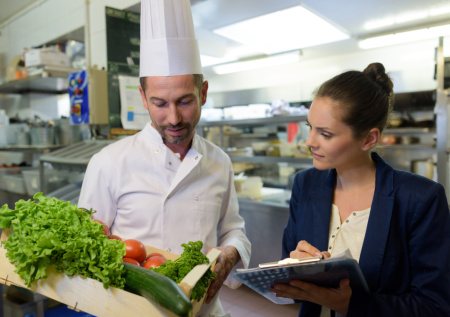 Владельцев ресторанов в России предупредили о «голодном годе»
