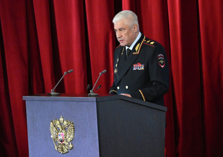 Глава МВД заявил о колоссальной текучке кадров