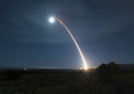 США запустили межконтинентальную ракету