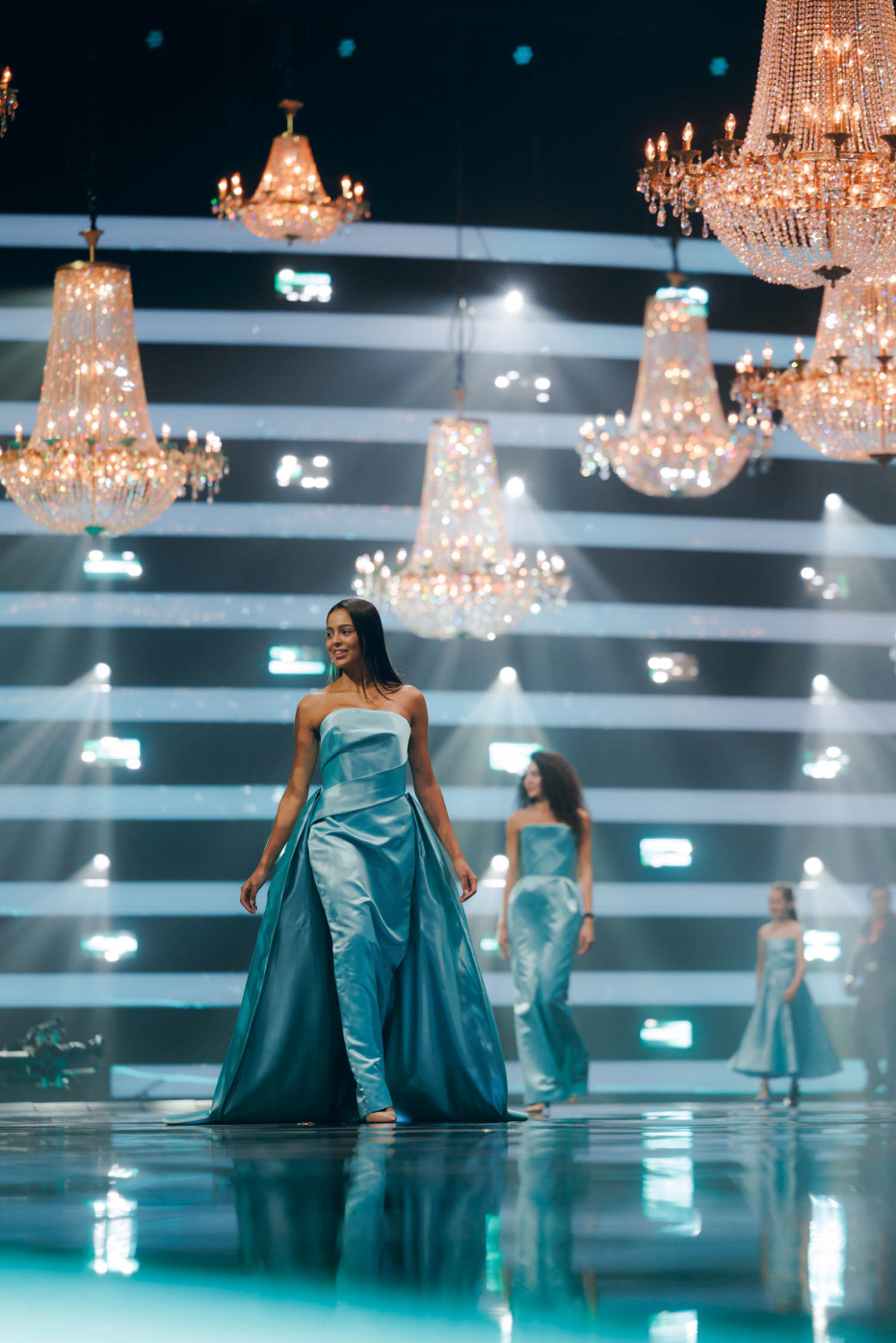 Участницы конкурса «Мисс БРИКС — 2026» на торжественной церемонии открытия