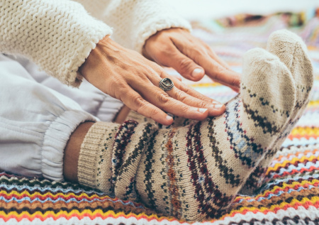 Сомнолог ответила, помогут ли носки быстрее уснуть