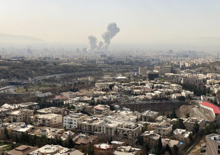 Сильный взрыв прогремел в восточной части Тегерана