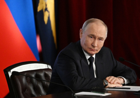 «Но зато — какие люди»: Путин оценил работу полицейских