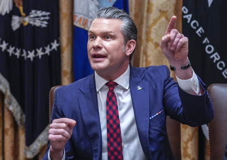 Хегсет раскрыл, какую военную хитрость провернули США до атаки на Иран