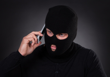 Россиян предупредили о популярных схемах вербовки