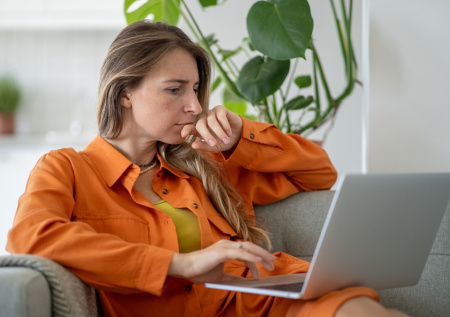 Эксперт по ИИ объяснила, как распознать написанный нейросетью текст