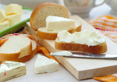 Плавленый сыр теперь не покупаю: делаю сама — с бутербродами на завтрак теперь никаких проблем