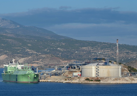 Террористы ВСУ атаковали танкер России: заявление Минтранса, подробности