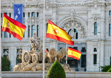 Политолог объяснил, почему Испания критикует действия США