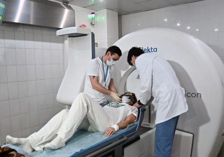 Страховщик раскрыл среднюю стоимость лечения рака в России