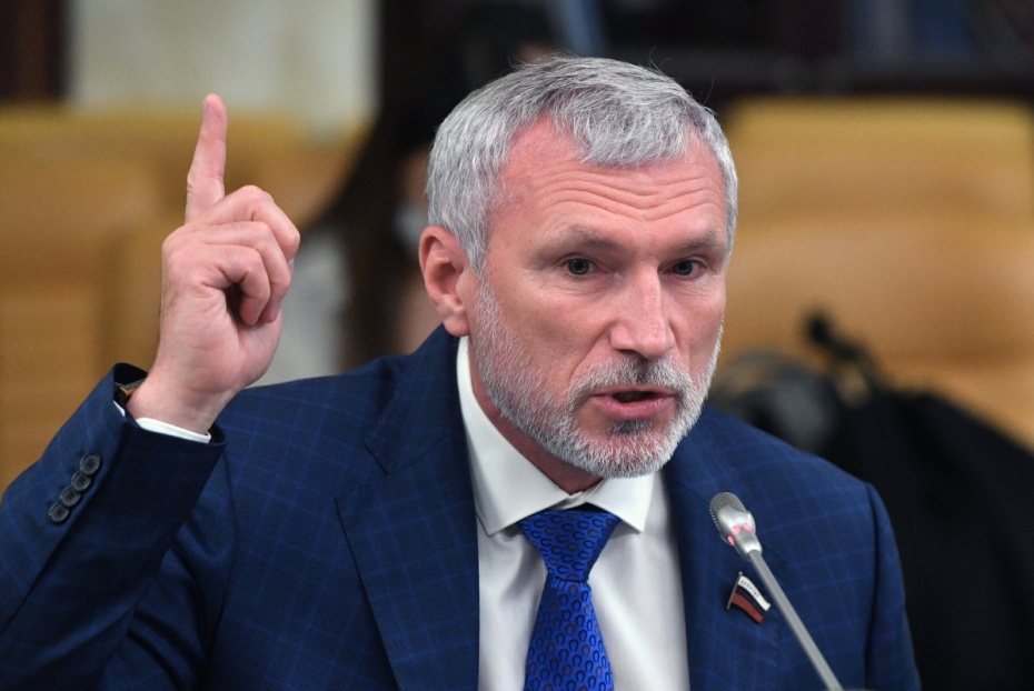 Алексей Журавлев на церемонии подписания в Общественной палате РФ соглашения с политическими партиями о сотрудничестве при направлении наблюдателей на сентябрьские выборы в Госдуму РФ