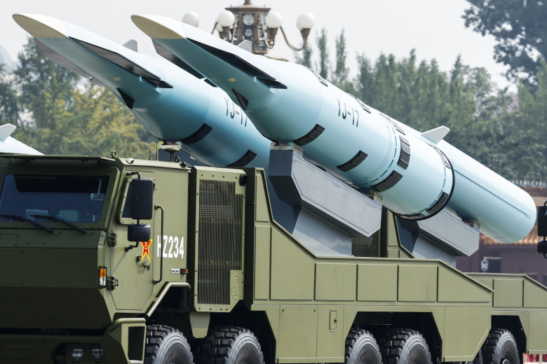 Противокорабельное ракетное соединение участвует в военном параде в Пекине