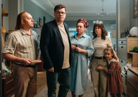 Аронова и Бурунов вместе, Тодоренко снова в «Маске»: что смотреть на неделе