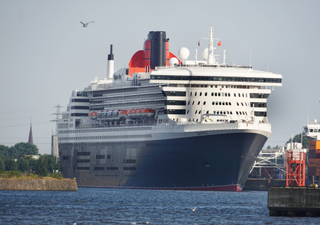 Более 200 россиян застряли на круизном лайнере из-за «Эпической ярости» США