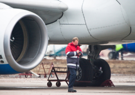 Два российских аэропорта закрыли небо