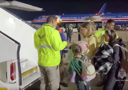 Что происходит с россиянами на Ближнем Востоке: помощь МЧС, слова Путина