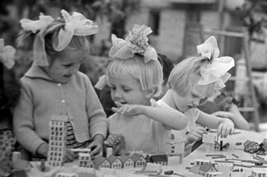 Что изменил праздник в Стране Советов: ясли, садики, столовые и прачечные