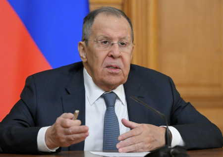 Лавров объяснил, почему РФ не могла не одобрить гарантии безопасности Киеву