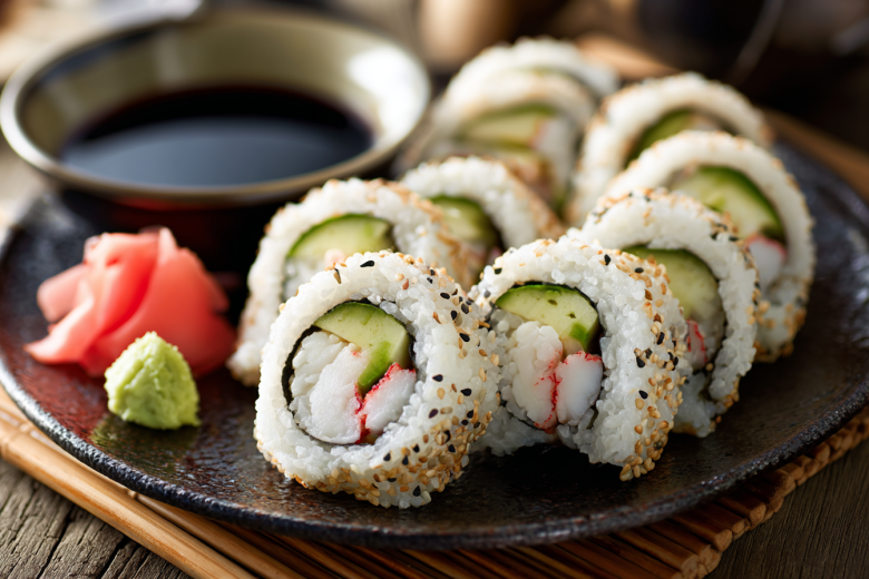 Роллы с крабовыми палочками за 15 минут: простой рецепт