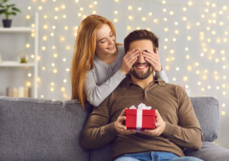 Угораздило же: как безобидно поздравить мужчину, рожденного в Женский день