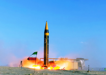 Иран ударил по Израилю тяжелыми ракетами с тонной взрывчатки