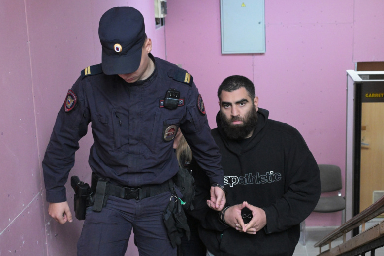 Арсен Маркарян, обвиняемый в оскорблении памяти защитников Отечества, перед началом заседания Таганского суда в Москве