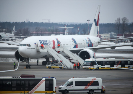 Azur Air «сел в лужу» на внеплановой проверке Ространснадзора