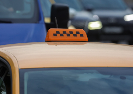 В России захотели ограничить повышение цен на такси в непогоду