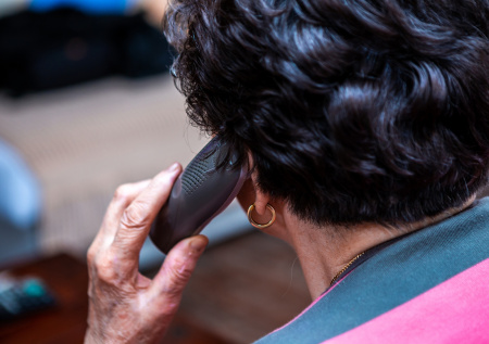 Влюбилась в мошенника и «отжимает» квартиру: как москвич спасает свое жилье