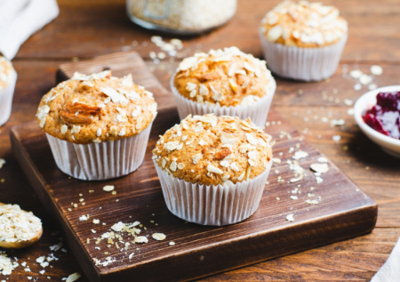 Перестала покупать творожные кексы в магазине: пеку свои — с цукатами и орехами, влажные, как бисквит, и очень вкусные