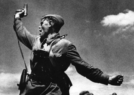 ФСБ рассекретила документы подвигов женщин в годы ВОВ