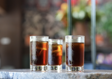 Как быстро охладить напиток без холодильника в любое время года