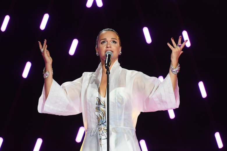 Певица Слава