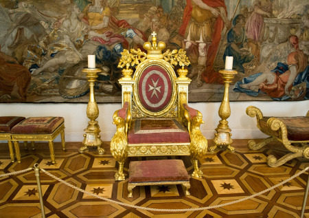 Селфи на троне Павла I обошлось россиянину в 847 тыс. рублей