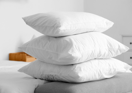 Бабушкины перины и подушки: как ухаживать за пером и пухом