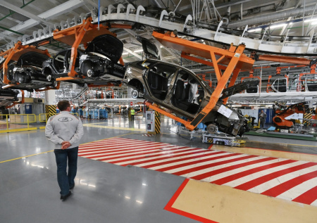 Mash сообщил, что сотрудников АвтоВАЗа переведут на четырехдневку