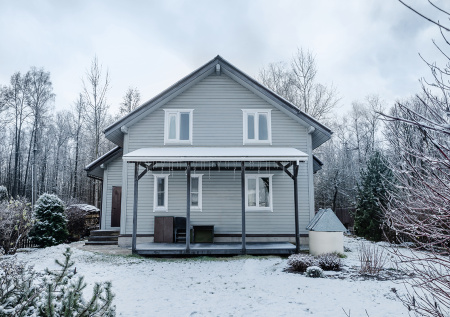 Как расконсервировать дом и скважину после зимы: пошаговая инструкция