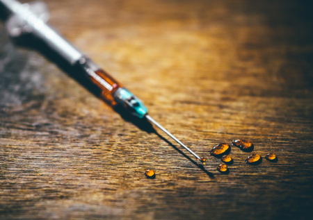 На Бали задержали россиянку за подпольную лабораторию