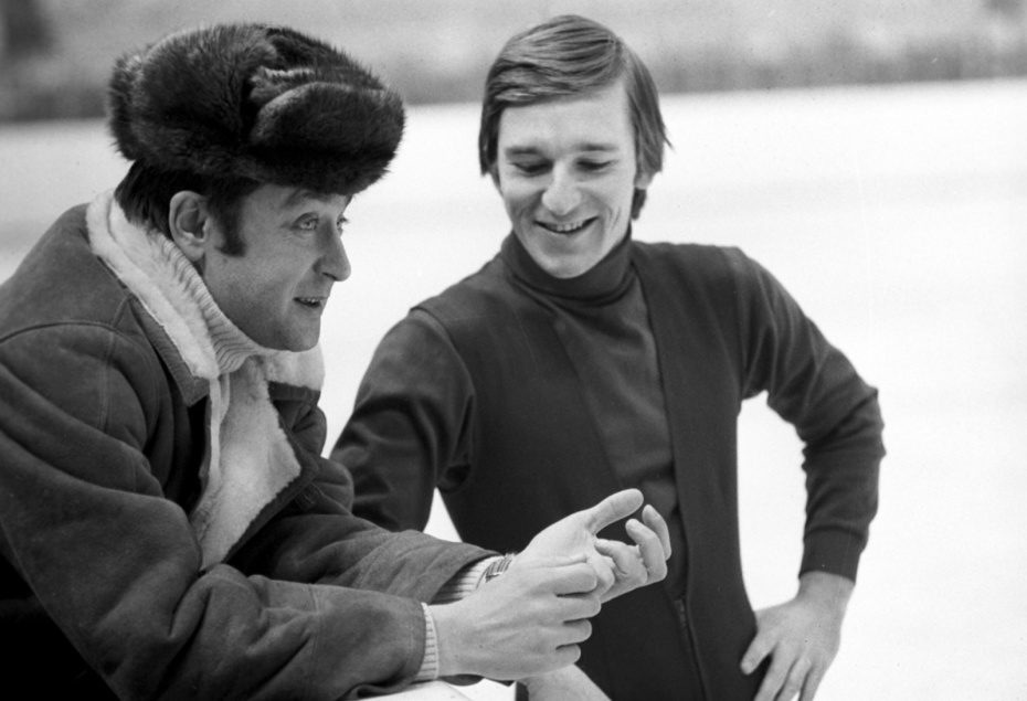 Чемпион СССР в мужском одиночном катании на коньках Юрий Овчинников и его тренер Алексей Мишин, 1975 г.