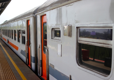 Жители деревни спасли учителей в поезде от трагедии