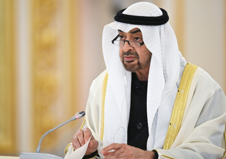 Глава ОАЭ впервые появился на публике и высказался войне