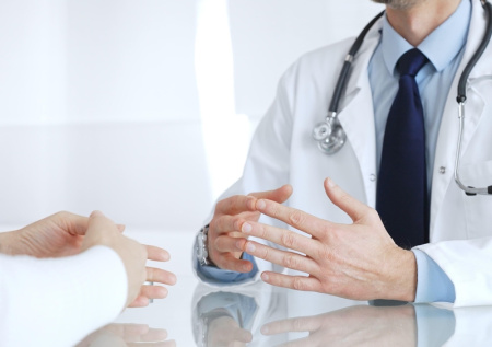 Врач назвала главные причины, почему по ночам сводит ноги