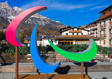 Россиянин поднялся на пьедестал победителей Паралимпиады