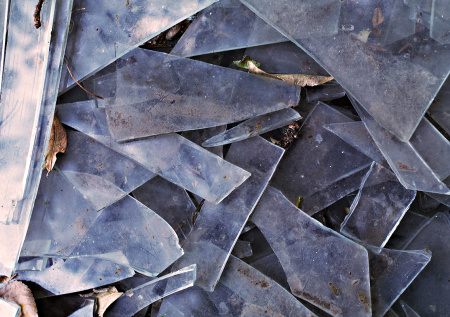 Появились кадры разрушенного отделения банка после взрыва в Путилково