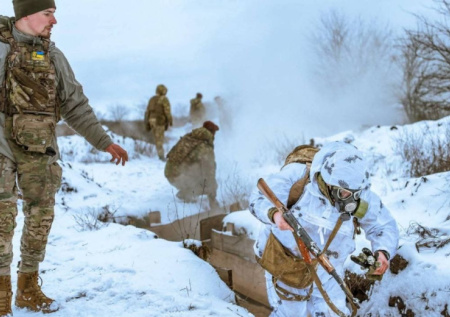 Командиры ВСУ украли десятки миллионов долларов при закупке дров для армии