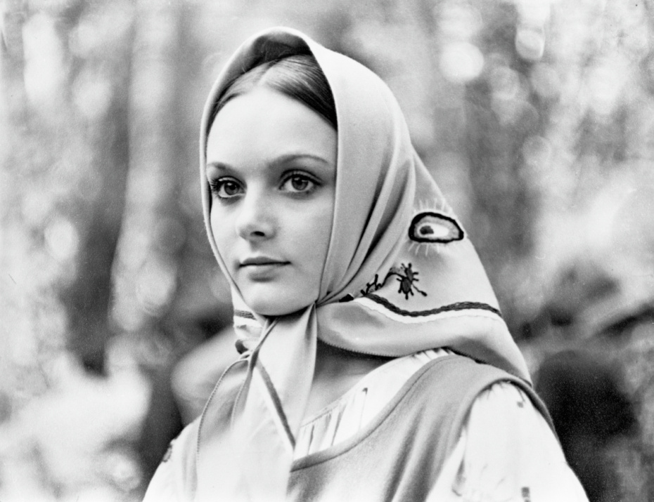 Актриса Светлана Орлова в роли Аленушки в сказке «Финист — Ясный сокол»