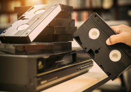 Рабочий нашел под землей кассеты с записями «Хоббита»