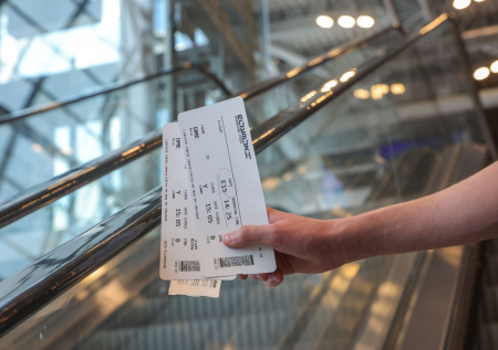 Россияне перешли в режим жесткой экономии на авиабилетах