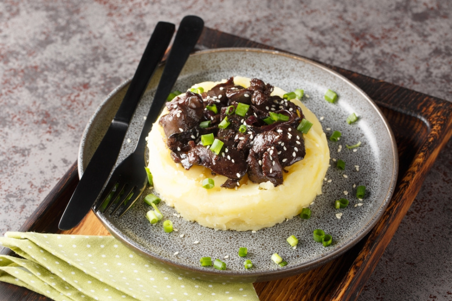 Бефстроганов из говяжьей печени с грибами